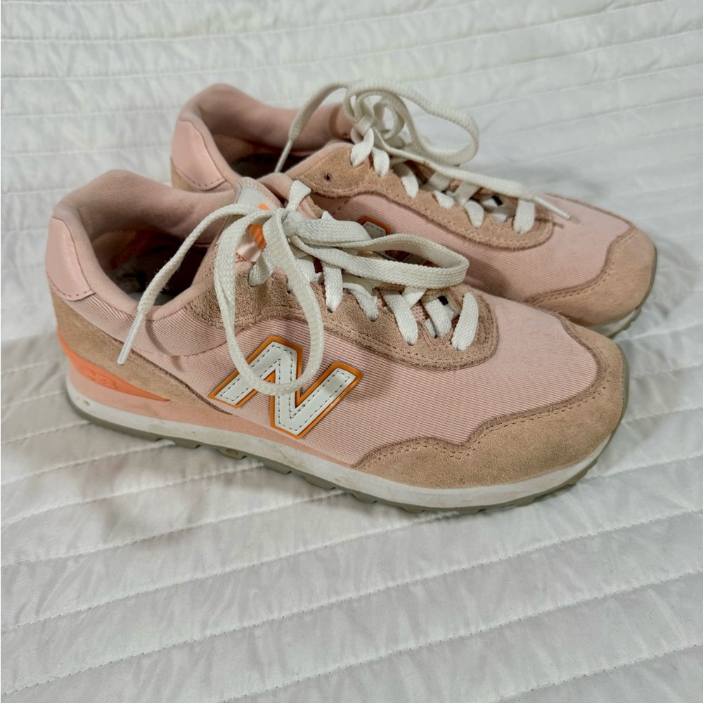 New Balance tennis shoes